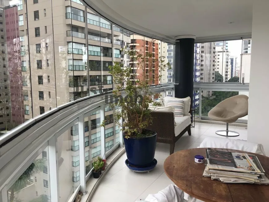 Foto 1 de Apartamento com 3 Quartos à venda, 124m² em Moema, São Paulo