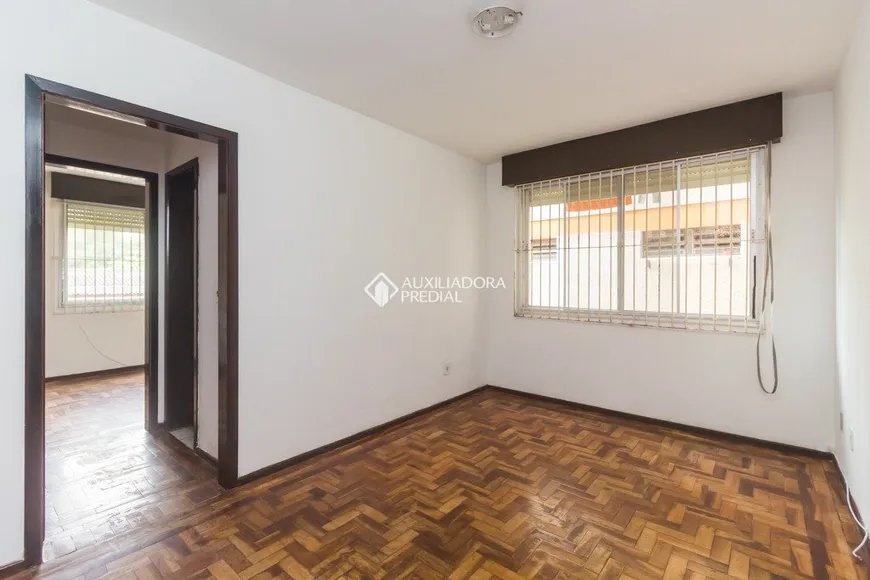 Foto 1 de Apartamento com 1 Quarto para alugar, 57m² em Teresópolis, Porto Alegre
