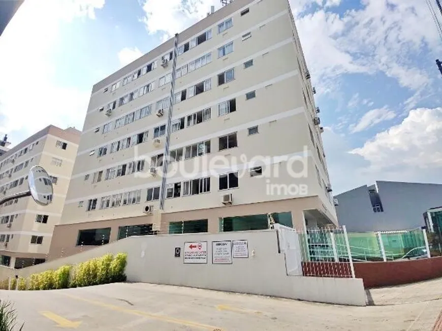 Foto 1 de Apartamento com 3 Quartos à venda, 71m² em Roçado, São José