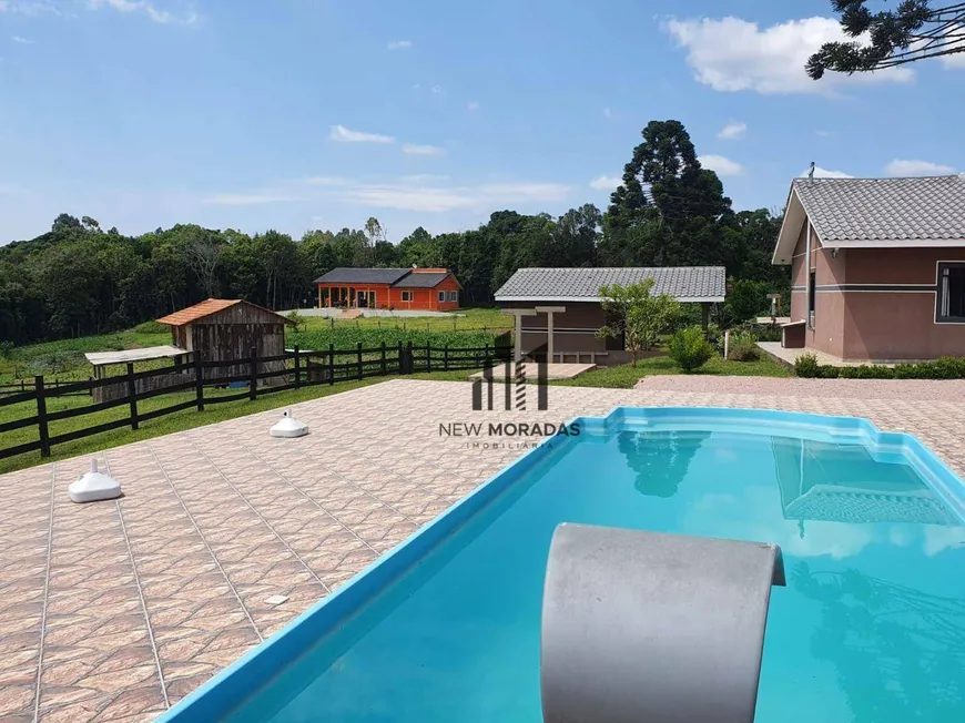 Foto 1 de Fazenda/Sítio com 3 Quartos à venda, 150m² em Zona Rural, Quitandinha