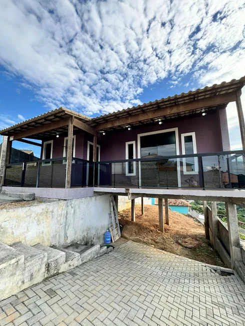 Foto 1 de Casa com 2 Quartos à venda, 80m² em Amparo, Nova Friburgo