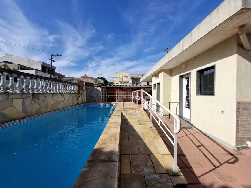 Foto 1 de Casa com 3 Quartos para alugar, 300m² em Jardim São Caetano, São Caetano do Sul
