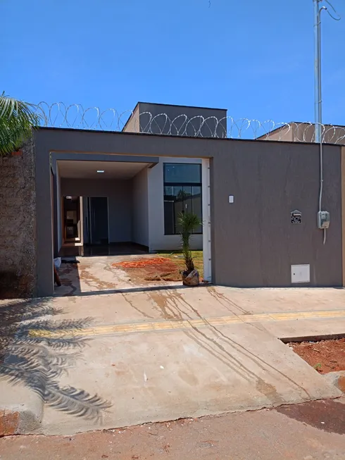 Foto 1 de Casa com 3 Quartos à venda, 128m² em Residencial Petropolis, Goiânia