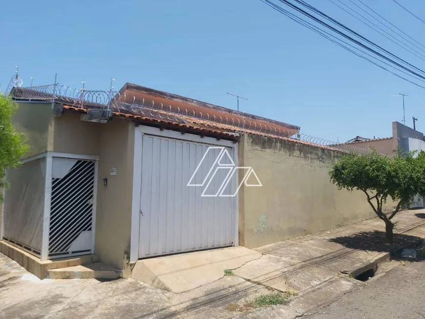 Foto 1 de Casa com 3 Quartos para venda ou aluguel, 120m² em César de Almeida, Marília