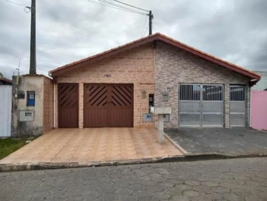 Foto 1 de Casa com 2 Quartos à venda, 108m² em UMUARAMA, Itanhaém