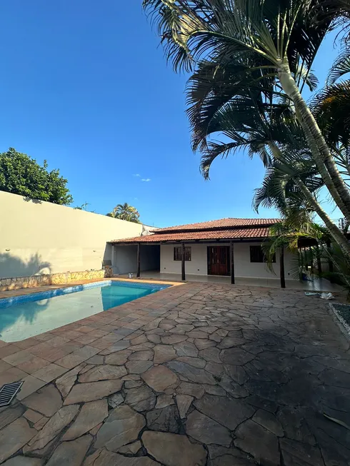 Foto 1 de Casa com 3 Quartos à venda, 620m² em Setor Faiçalville, Goiânia