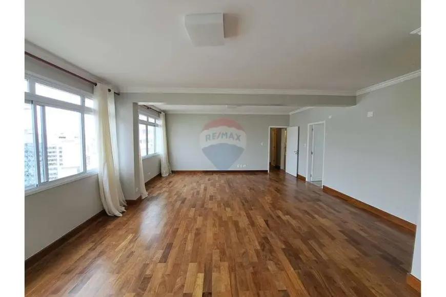 Foto 1 de Apartamento com 3 Quartos para alugar, 200m² em Higienópolis, São Paulo