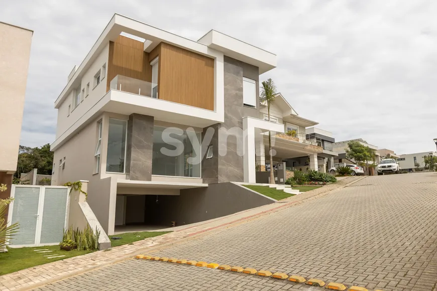 Foto 1 de Casa de Condomínio com 4 Quartos à venda, 380m² em Santo Inácio, Curitiba