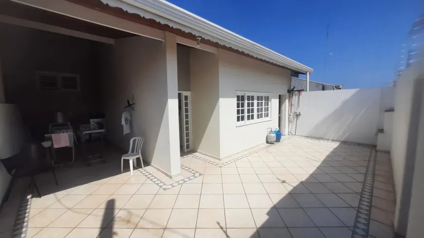 Foto 1 de Sobrado com 3 Quartos à venda, 365m² em Vila Bressani, Paulínia