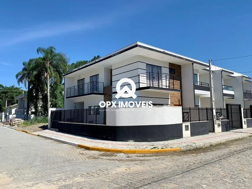 Foto 1 de Sobrado com 3 Quartos à venda, 149m² em Centro, Balneário Piçarras