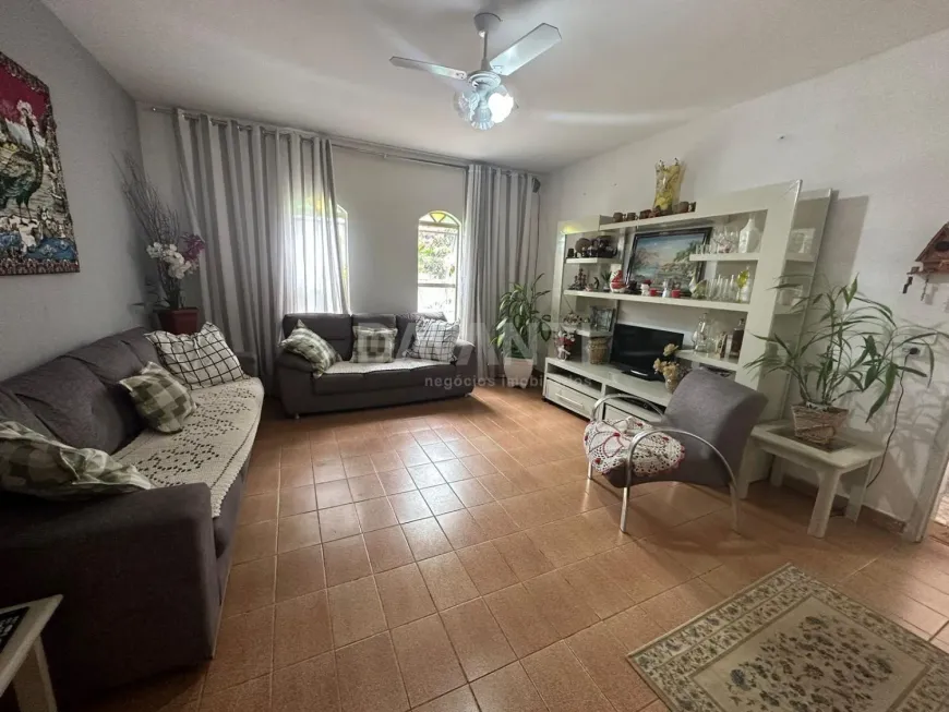 Foto 1 de Casa com 3 Quartos à venda, 140m² em Parque das Colinas, Valinhos