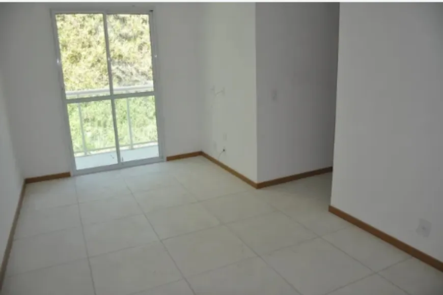 Foto 1 de Apartamento com 3 Quartos à venda, 50m² em Rio do Ouro, São Gonçalo
