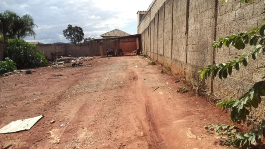 Foto 1 de Lote/Terreno à venda, 1000m² em Bandeirantes, Belo Horizonte