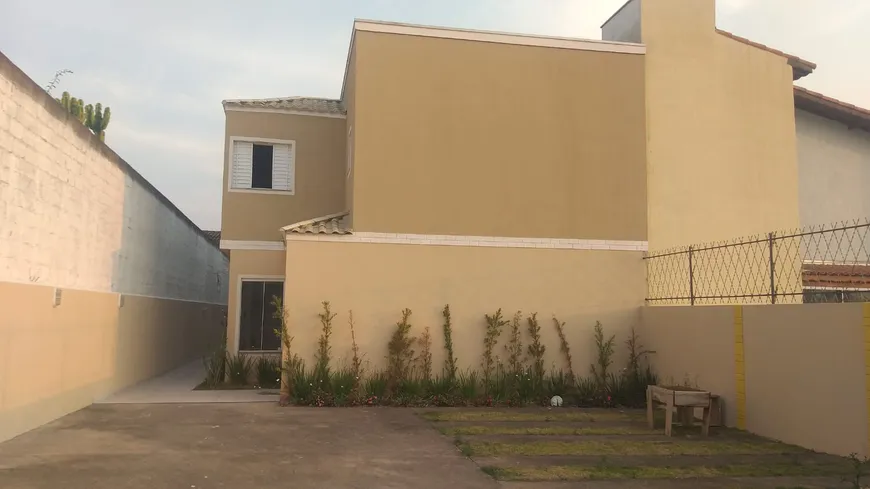 Foto 1 de Casa de Condomínio com 2 Quartos à venda, 65m² em Vila Lavínia, Mogi das Cruzes