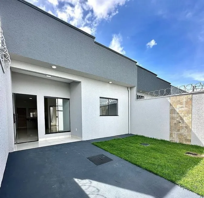 Foto 1 de Casa com 3 Quartos à venda, 200m² em SIM, Feira de Santana