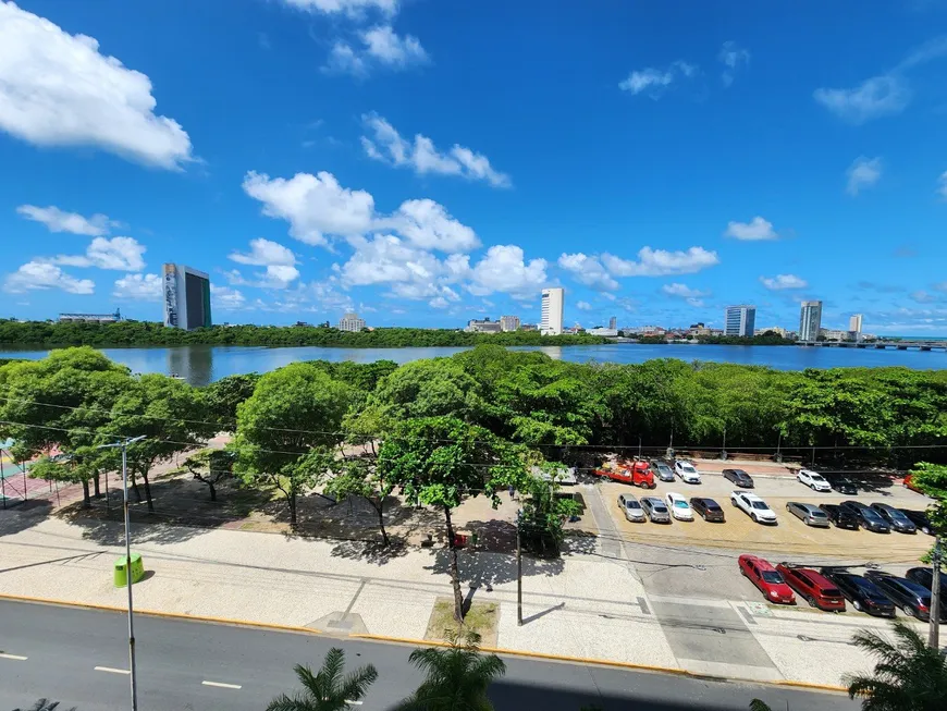 Foto 1 de Apartamento com 4 Quartos para alugar, 100m² em Santo Amaro, Recife