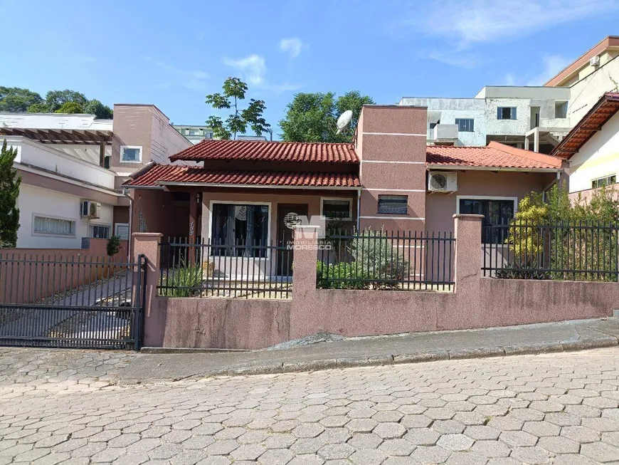 Foto 1 de Casa com 2 Quartos à venda, 140m² em Águas Claras, Brusque