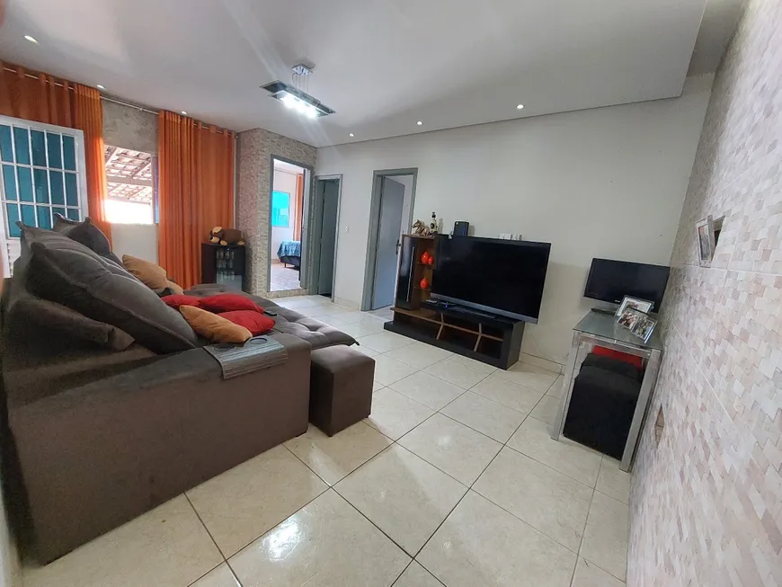 Foto 1 de Casa com 5 Quartos à venda, 312m² em Santa Helena, Belo Horizonte