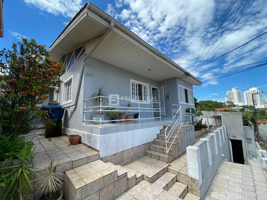 Foto 1 de Casa com 4 Quartos à venda, 201m² em Estreito, Florianópolis