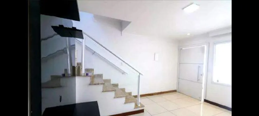 Foto 1 de Sobrado com 3 Quartos à venda, 250m² em Vila Vilma, Santo André