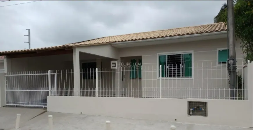 Foto 1 de Casa com 3 Quartos à venda, 120m² em Madri, Palhoça