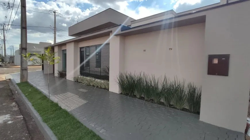 Foto 1 de Casa com 3 Quartos à venda, 175m² em Jardim Parana, Arapongas