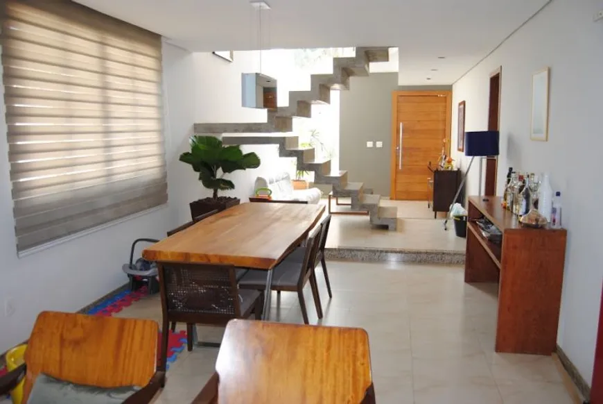 Foto 1 de Casa com 4 Quartos à venda, 320m² em Trevo, Belo Horizonte