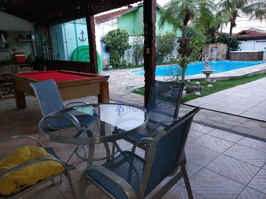 Foto 1 de Casa com 5 Quartos à venda, 506m² em Maracanã, Praia Grande