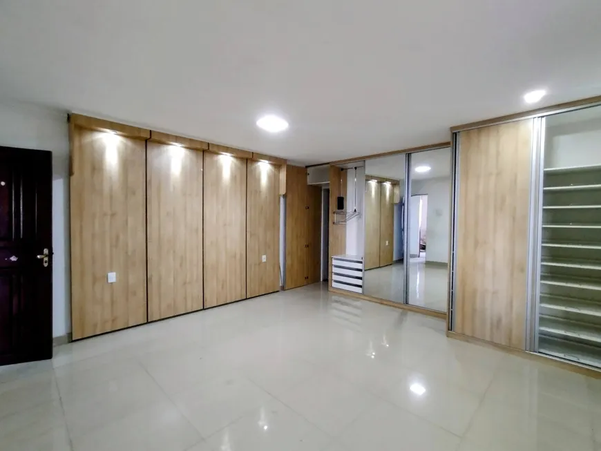 Foto 1 de Casa com 5 Quartos à venda, 495m² em Adrianópolis, Manaus