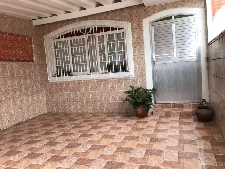 Foto 1 de Sobrado com 2 Quartos à venda, 73m² em Vila Voturua, São Vicente