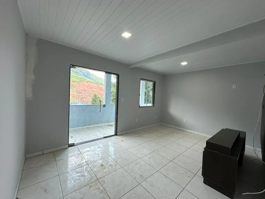 Foto 1 de Apartamento com 2 Quartos para alugar, 150m² em Mantiquira, Duque de Caxias