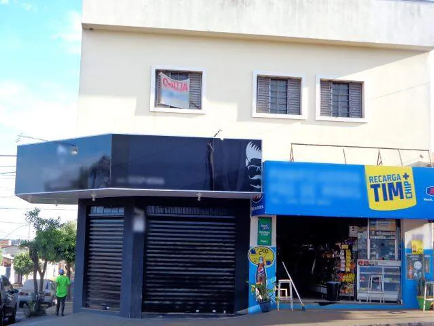 Foto 1 de Sala Comercial com 3 Quartos à venda, 230m² em Daniel Fonseca, Uberlândia