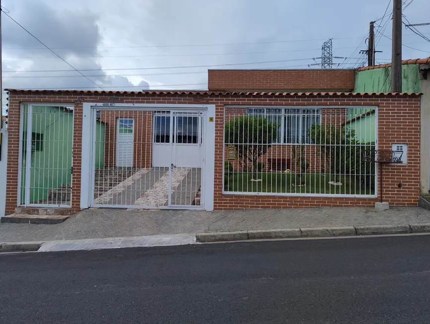 Foto 1 de Casa com 3 Quartos à venda, 250m² em Vila Lavínia, Mogi das Cruzes