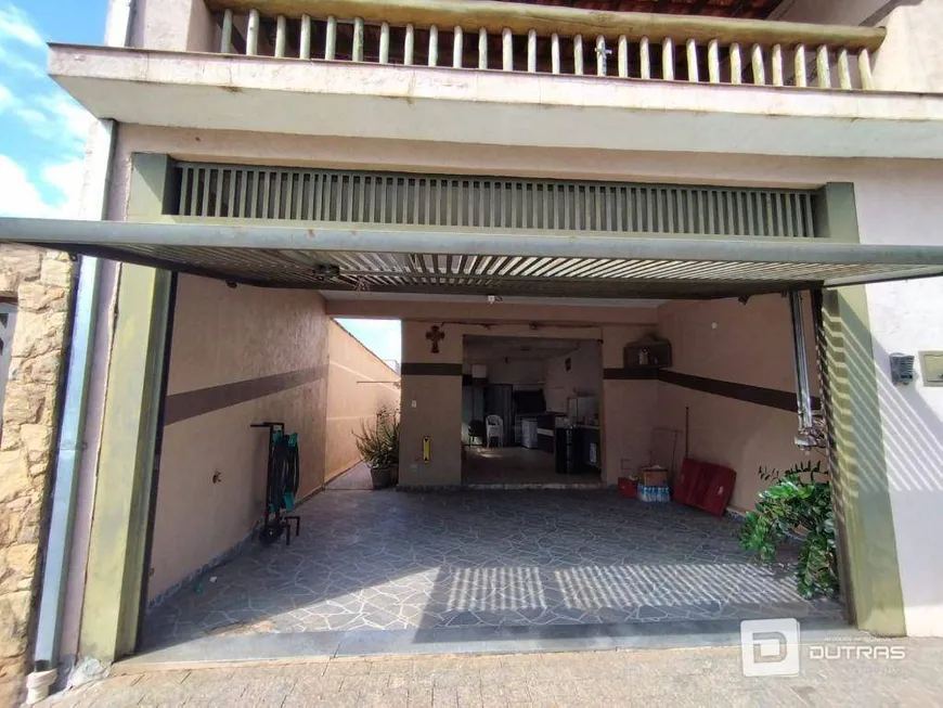 Foto 1 de Casa com 3 Quartos à venda, 220m² em Água Branca, Piracicaba