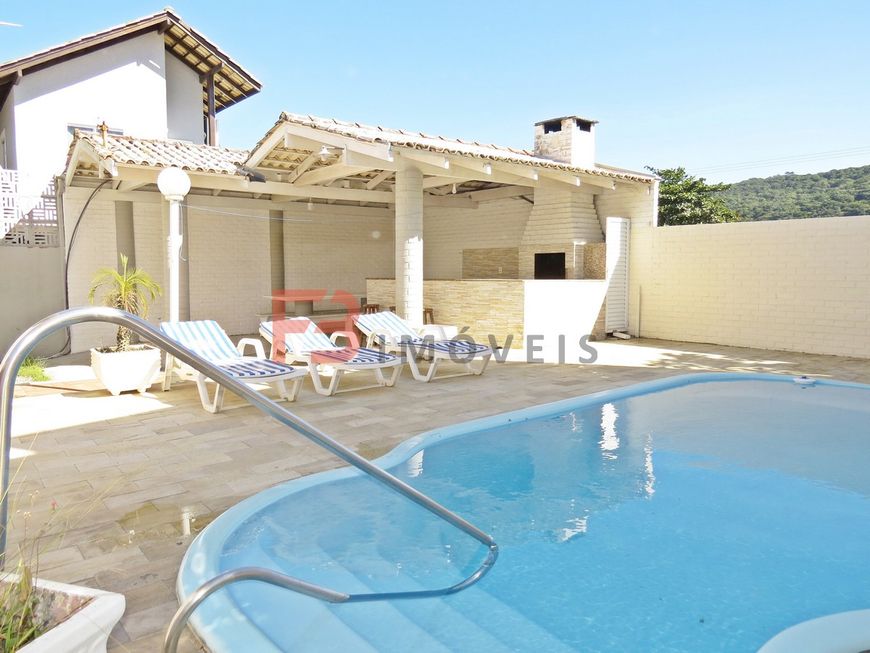 Foto 1 de Casa com 4 Quartos para alugar, 135m² em Mariscal, Bombinhas