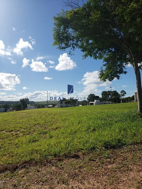 Foto 1 de Lote/Terreno à venda em Condomínio Riviera de Santa Cristina XIII, Paranapanema