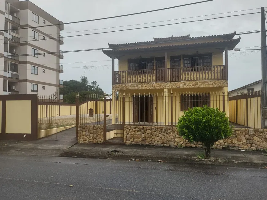 Foto 1 de Sobrado com 5 Quartos à venda, 195m² em Balneário Remanso, Rio das Ostras