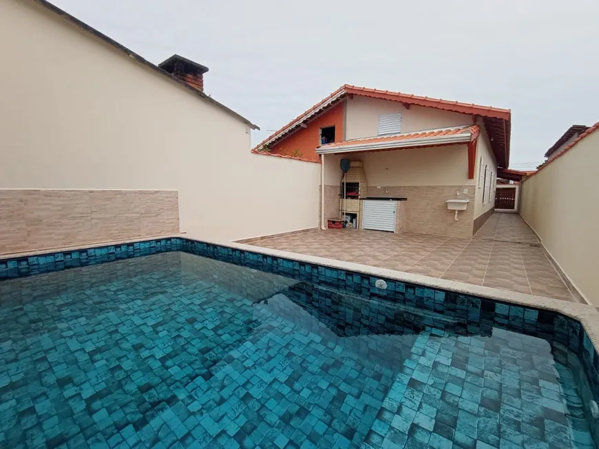 Foto 1 de Casa com 2 Quartos à venda, 74m² em Balneario Flórida Mirim, Mongaguá