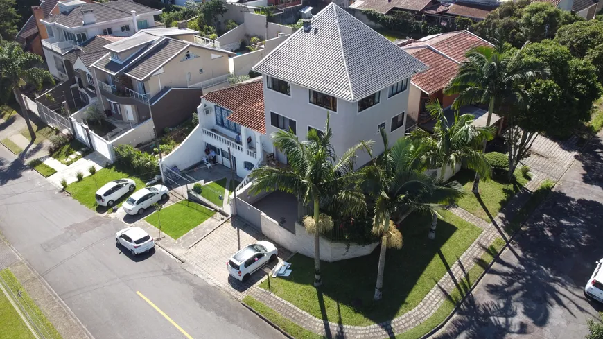 Foto 1 de Casa com 4 Quartos à venda, 226m² em Pilarzinho, Curitiba