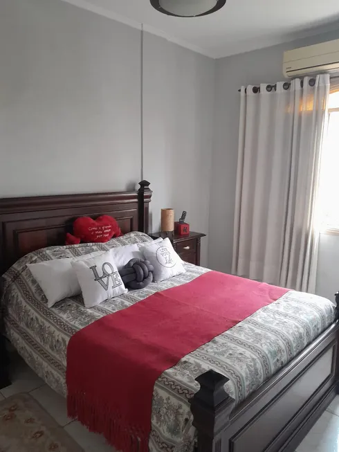 Foto 1 de Apartamento com 2 Quartos à venda, 74m² em Embaré, Santos