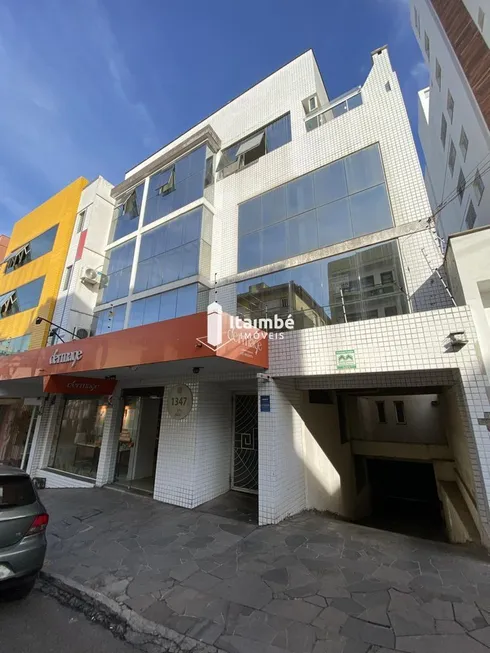 Foto 1 de Apartamento com 2 Quartos para venda ou aluguel, 52m² em Centro, Santa Maria