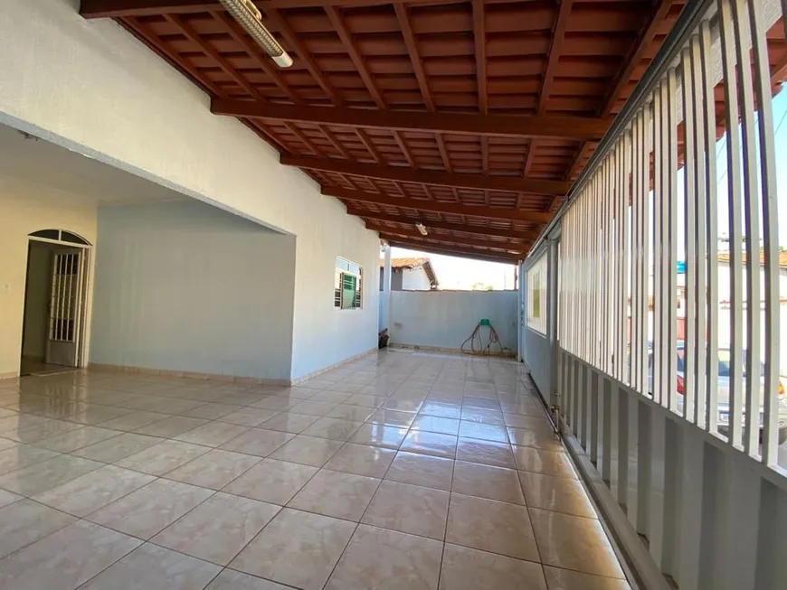 Foto 1 de Casa com 3 Quartos à venda, 16000m² em Setor Morada do Sol, Goiânia