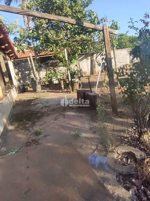 Foto 1 de Fazenda/Sítio com 4 Quartos à venda, 175m² em Distrito Industrial, Uberlândia