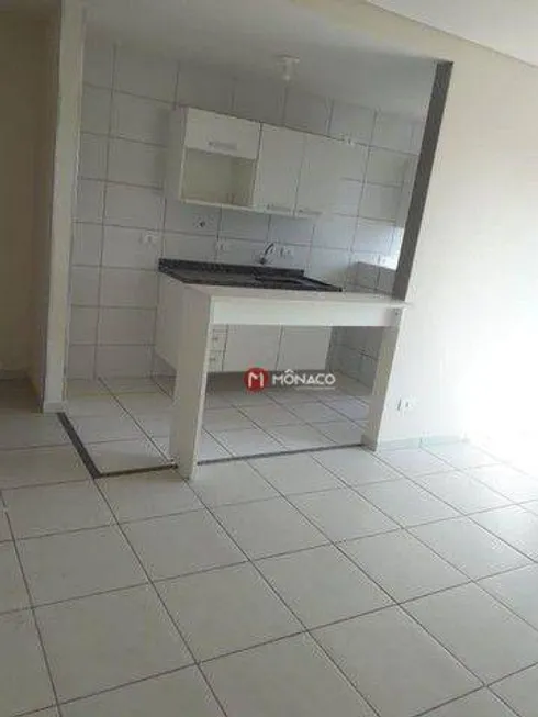 Foto 1 de Apartamento com 3 Quartos à venda, 58m² em Champagnat, Londrina