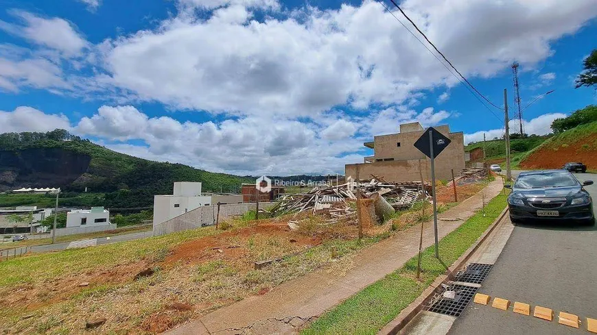 Foto 1 de Lote/Terreno à venda, 311m² em Salvaterra, Juiz de Fora