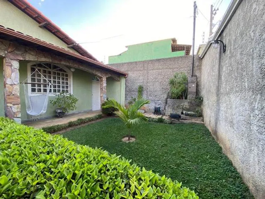 Foto 1 de Casa com 3 Quartos à venda, 225m² em Fonte Grande, Contagem