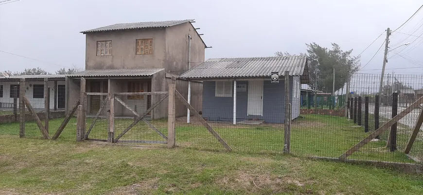 Foto 1 de Casa com 5 Quartos à venda, 60m² em Magistério, Balneário Pinhal