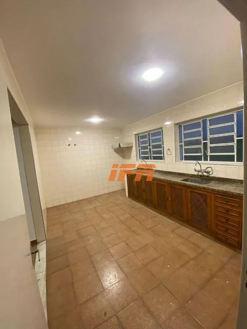 Foto 1 de Sobrado com 2 Quartos para alugar, 250m² em Centro, Taubaté