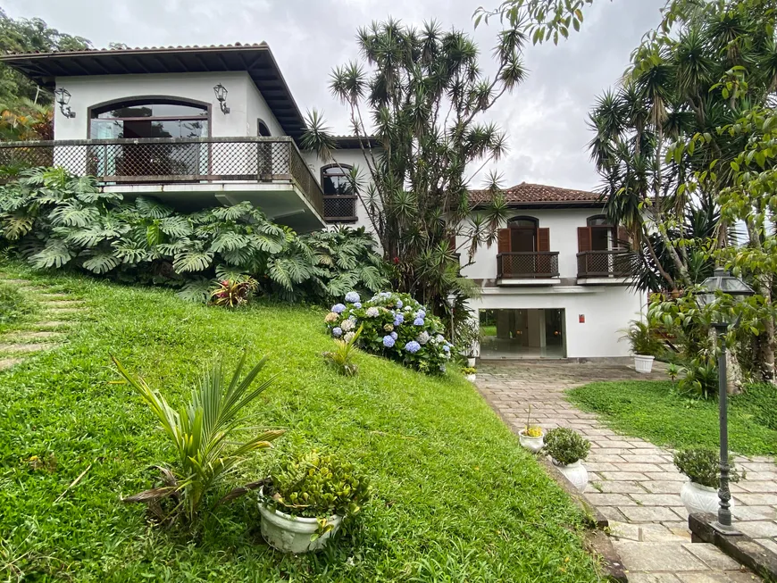 Foto 1 de Casa com 4 Quartos à venda, 400m² em Valparaiso, Petrópolis