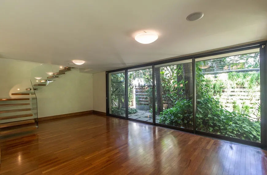 Foto 1 de Casa com 5 Quartos para alugar, 1019m² em Alto de Pinheiros, São Paulo